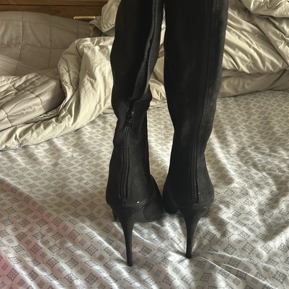 Shoe Dazzle Black Thigh High Fabric Boots - 9.5 - Picture 4 of 7